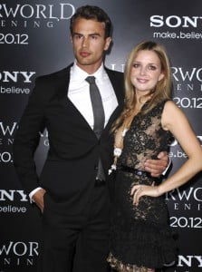 theo-james-ruth-kearney-premiere-underworld-awakening-05