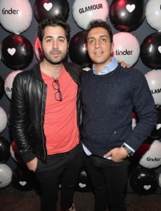 Tinder is the only dating app co –founded by  Whitney Wolfe, Sean Rad and Justin Mateen, but now  Wolfe is suing the company she helped built, why? Sexual Harassment, check it out! #tinder #whitneywolfe #seanrad #justimateen @feedsta