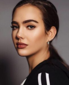 Harry Connick Jr.'s Wife Jill Goodacre (Bio, Wiki)